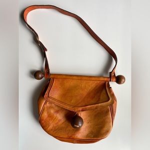 VINTAGE 1970’s Leather Saddle Bag Purse Shoulder Strap